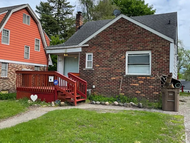 Building Photo - 989 Argyle Ave Rental