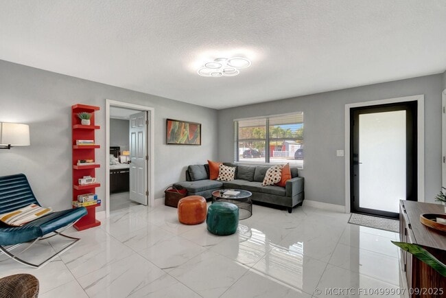710 SE 3rd Ave