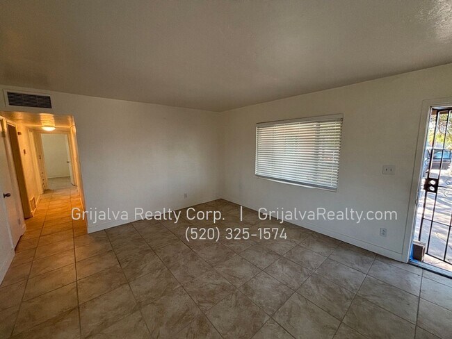 Photo - 4617 E Eastland St Unit 4617