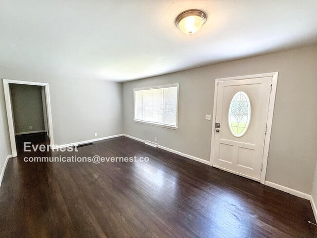 Photo - Spacious 3 Bed, 2 Bath Home with Fenced Yard and Detached Garage!