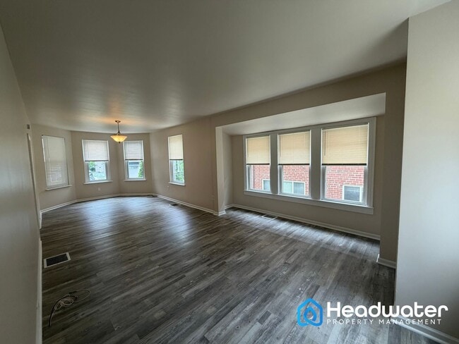 Building Photo - 1520 Elmwood Ave Unit 1