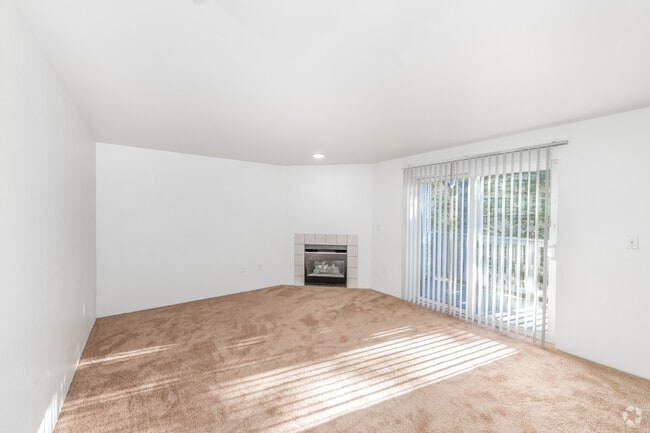 2BR, 2BA - 1,012SF - Living Room - Willow Park Apartments