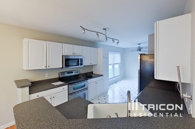 Photo - 935 Squirrels Nest Ct