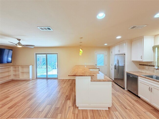 Photo - 5014 Evans Ave