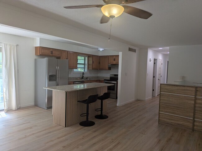 1901 S Trails Terrace