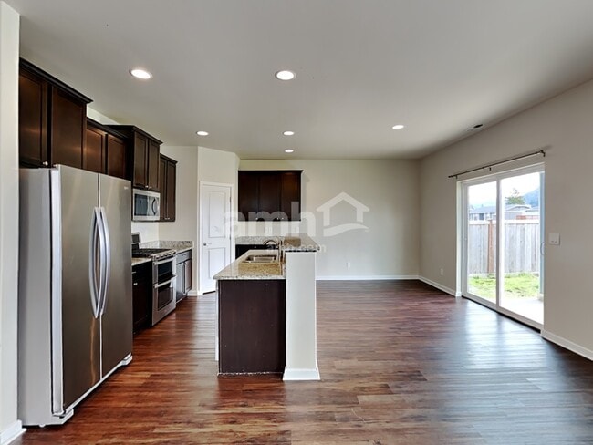 Photo - 2780 Link Ave