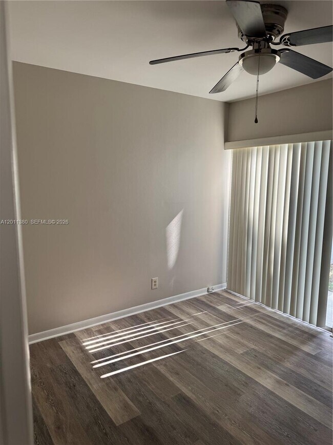 Photo - 366 E Riverbend Dr