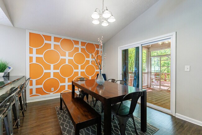 Photo - 1218 Millstream Trail NW