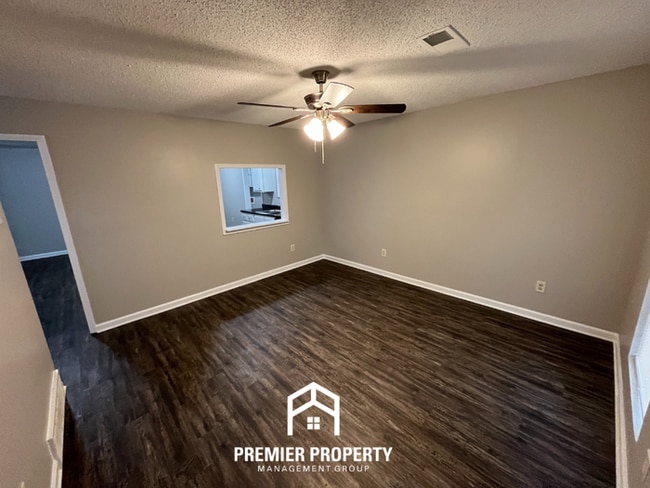 Photo - 5017 Penwood Cove