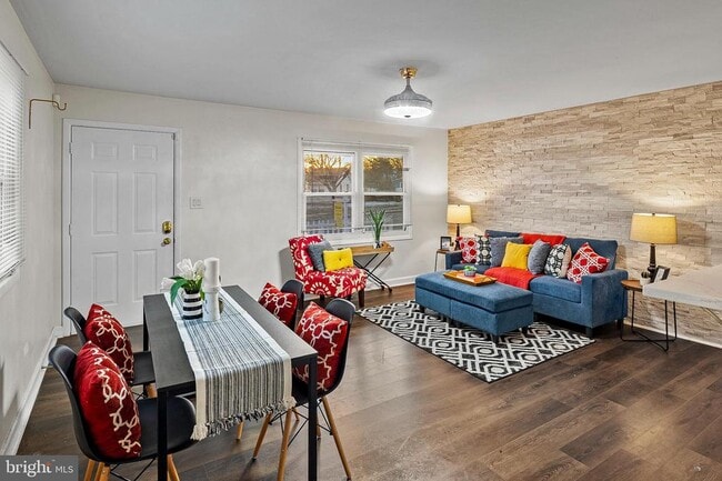 Photo - 903 Montrose Ave