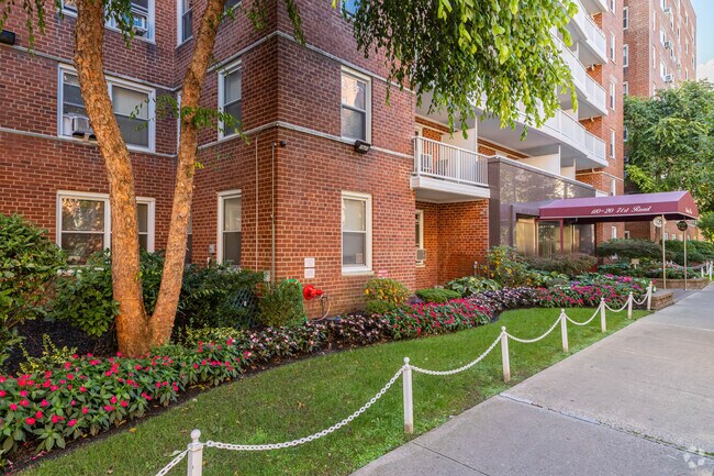 Photo - The Barclay Plaza