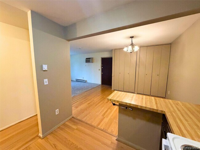 Photo - 11 Patterson Village Ct