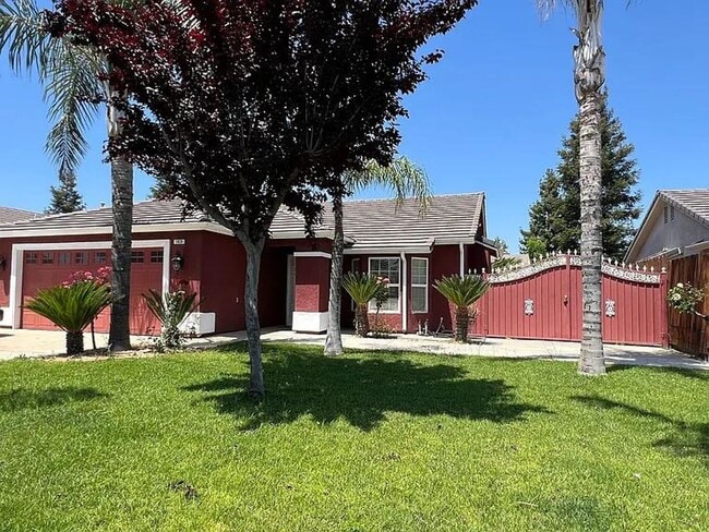 charming and spacious 3-bedroom - charming and spacious 3-bedroom House