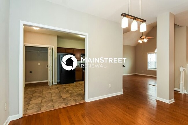 Photo - 4 Bedroom Pet-Friendly Home in Cartersville, GA with Main Street Renewal