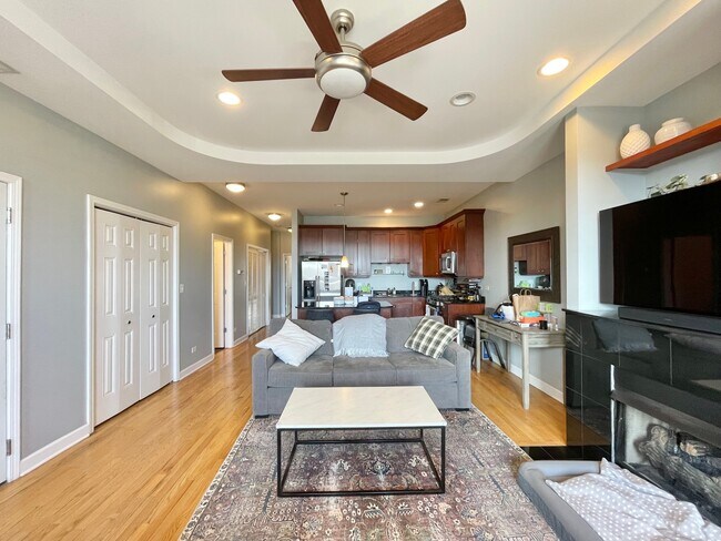 Photo - 2734 N Wolcott Ave Unit 203