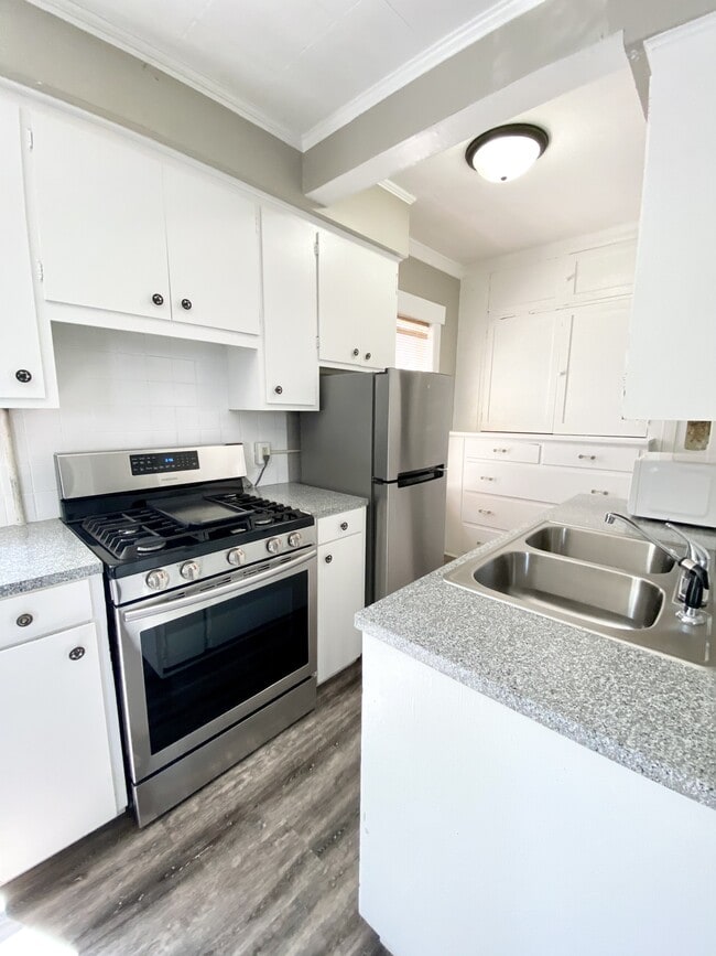 2500 Grand Ave