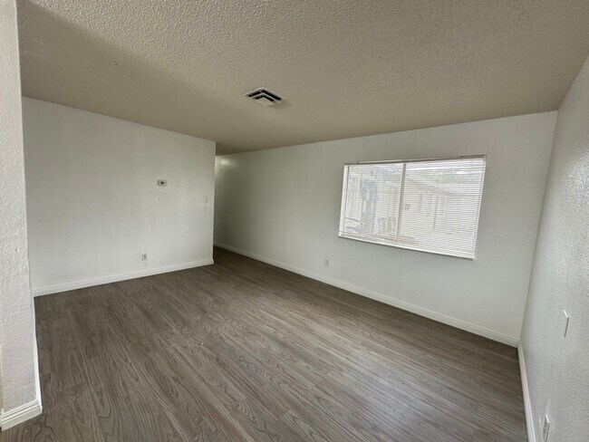 Photo - 2508 E Mesquite Ave Unidad Apt 4
