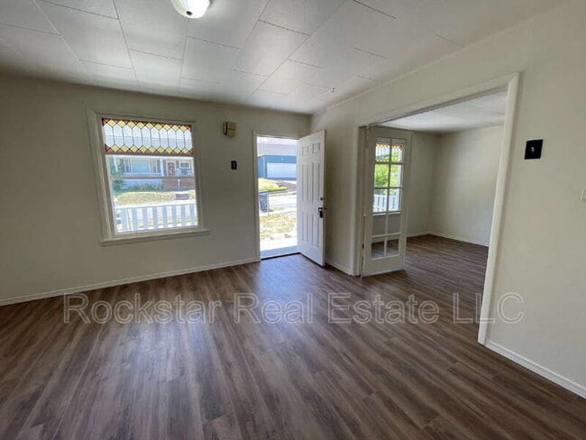 Photo - 1011 E 12th Ave