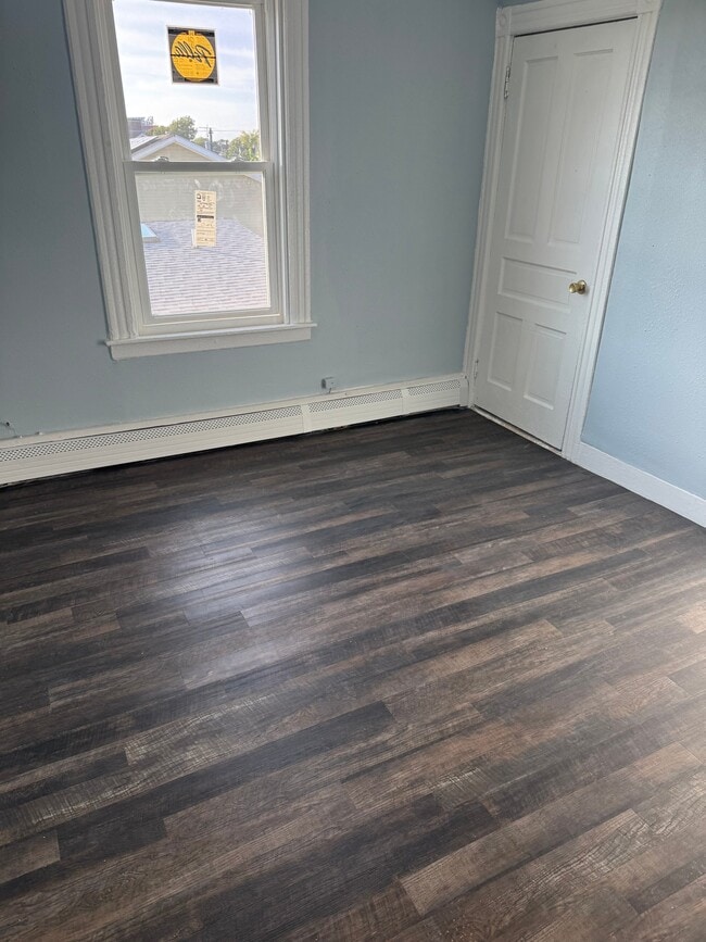 821 Potters Ave Unit 3 floor
