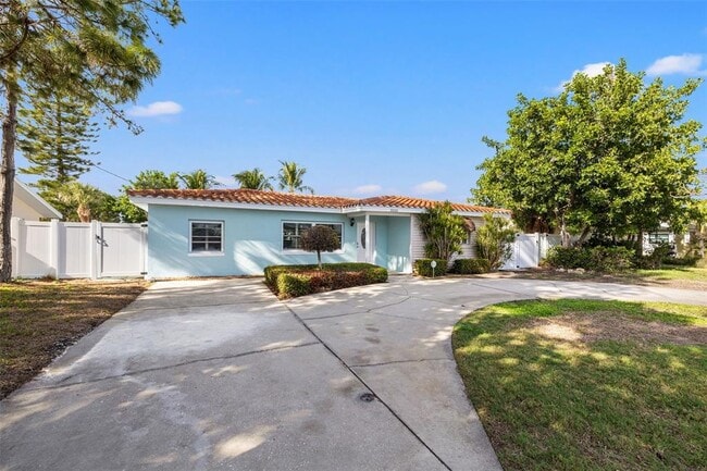 Photo - 3555 Belle Vista Dr E