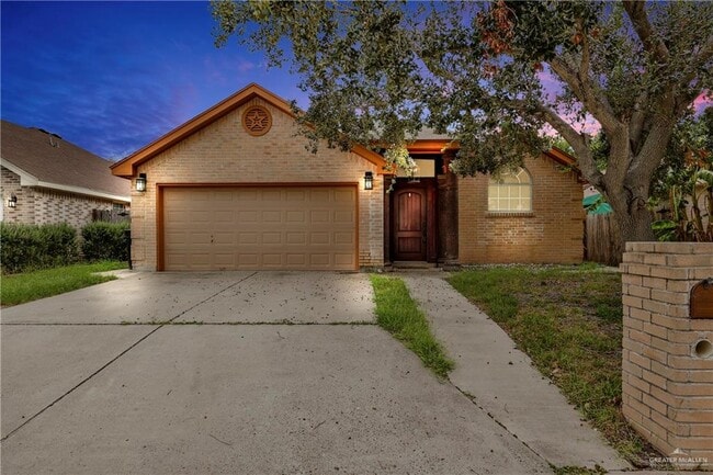 Building Photo - 13 Quamasia Ave