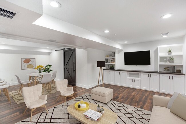 Photo - 3800 Adams St