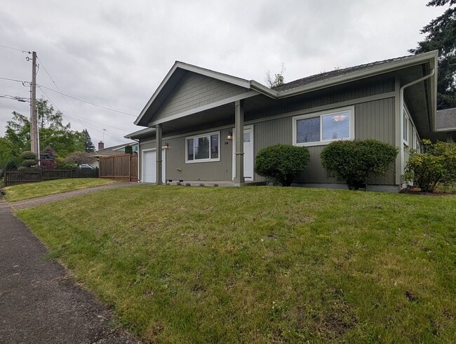 Photo - Great 2-Bed/1-Bath Near Coburg Road!