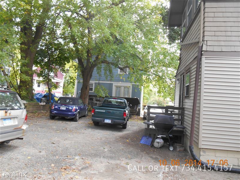 Photo - 707 S Division St