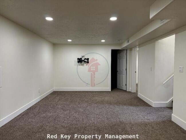 Stansbury Ave Duplex