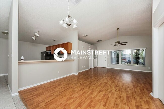 Photo - 3 Bedroom Pet-Friendly Home in Orlando, FL with Main Street Renewal