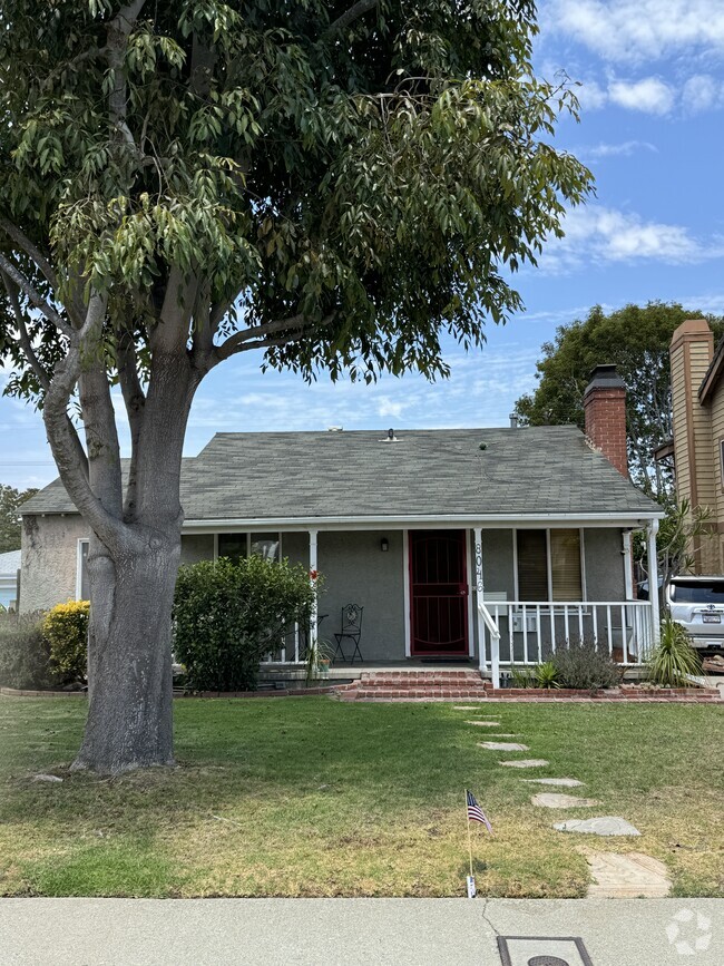 Building Photo - 8046 Westlawn Ave Rental