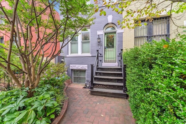 Building Photo - 13th Street Unit B