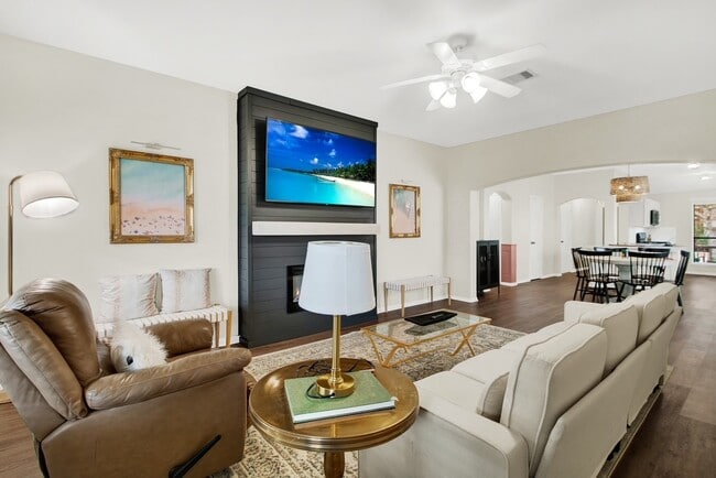 Photo - 11415 Hemington Dr