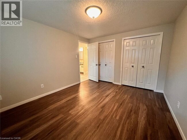 Photo - 9 Macville Ave Unité B