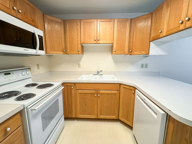 Building Photo - 1227 Riverside Ave Rental