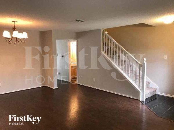 Photo - 7302 Lighthouse Rd