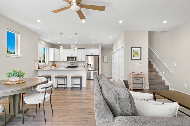 Photo - Modern 4-Bed Home in Sunstone Place