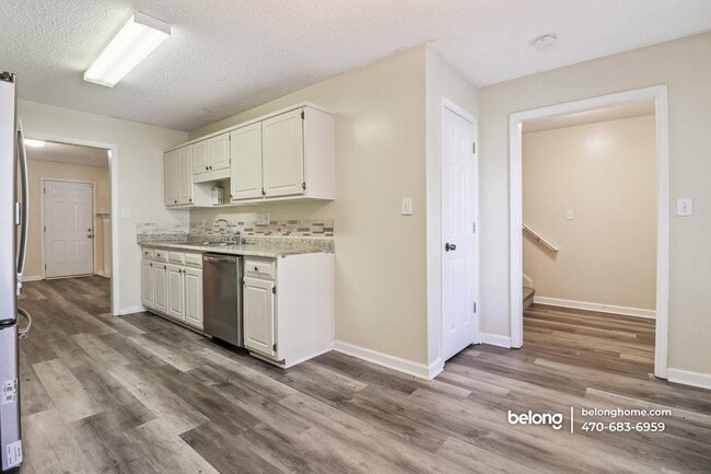 Photo - 8078 Woodlake Dr