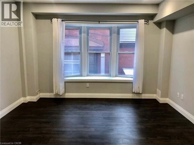 Photo - 8 Wellington St S Unit 2