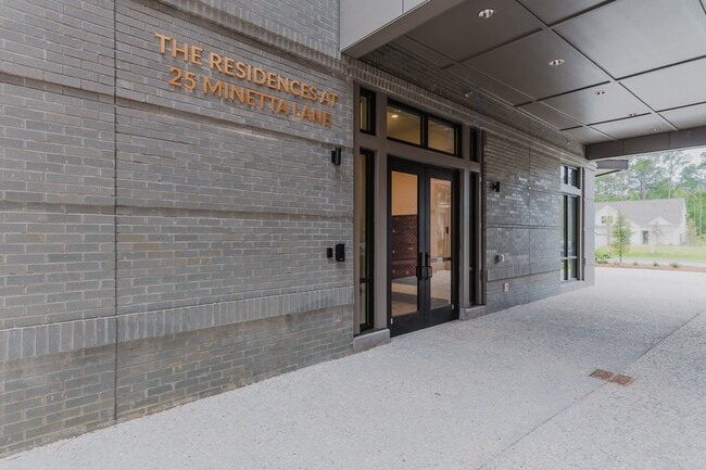 Building Photo - Spacious & Modern Two Bedroom Apartment! *... Unit 208