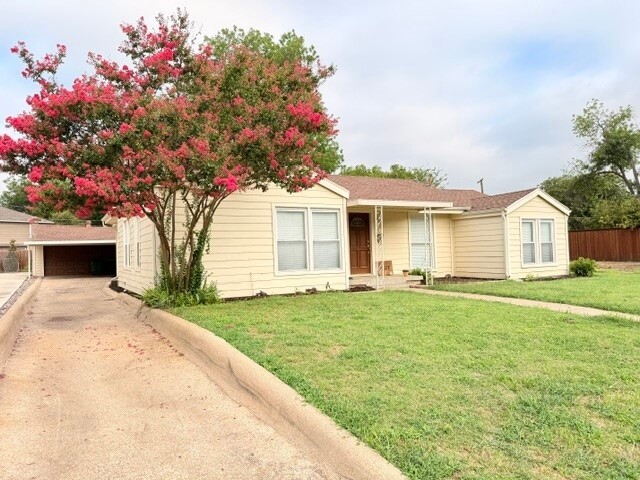 Photo - 837 Northwood Rd