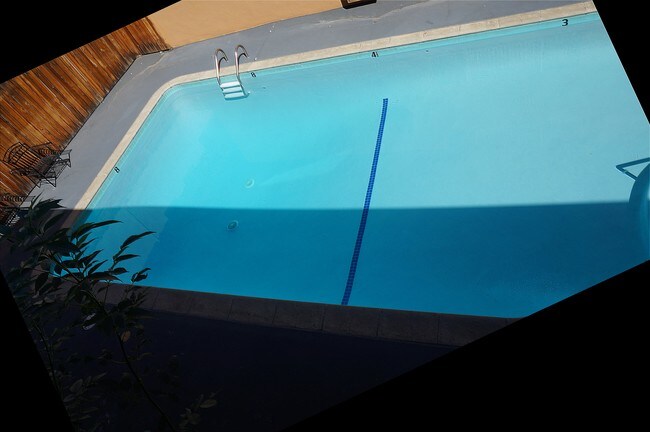 Photo - 20353 Saticoy St