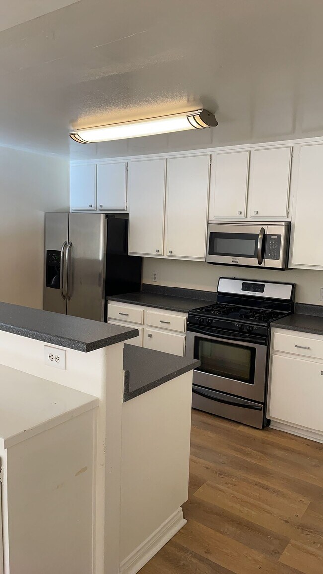 Photo - Bentley Ave. Apartments