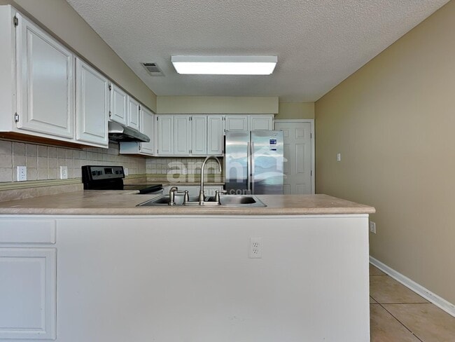 Photo - 138 Lions Gate Rd