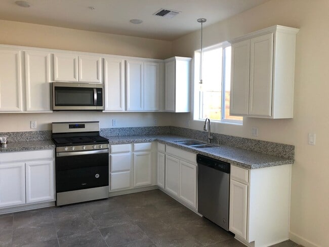 Photo - 505 Logan Jacob Ln