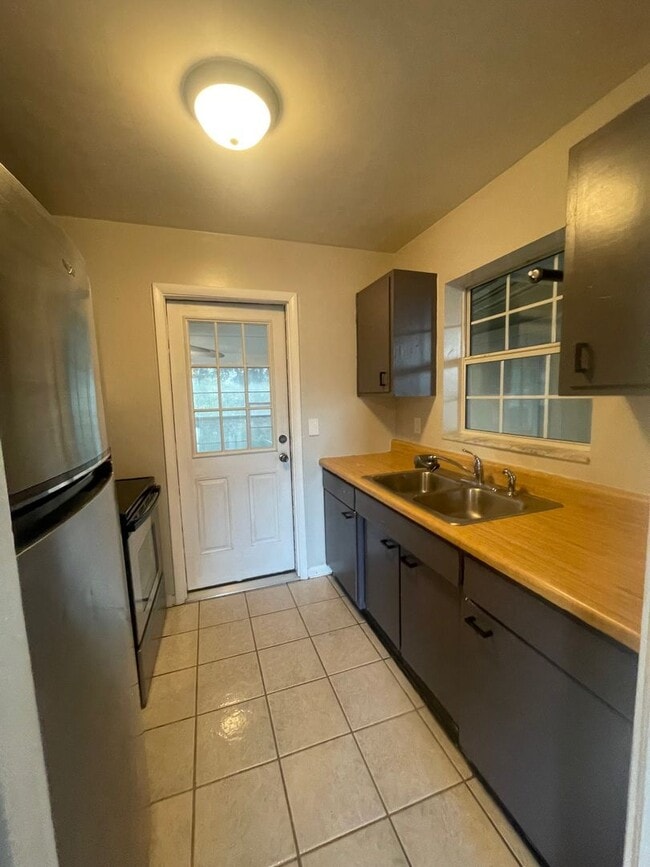 Photo - 2 Bed 1 Bath Home | Pet Friendly | Washer Dryer Hook Ups | Section 8 Welcome