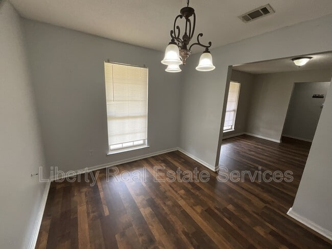 Photo - 1635 Latham Ct