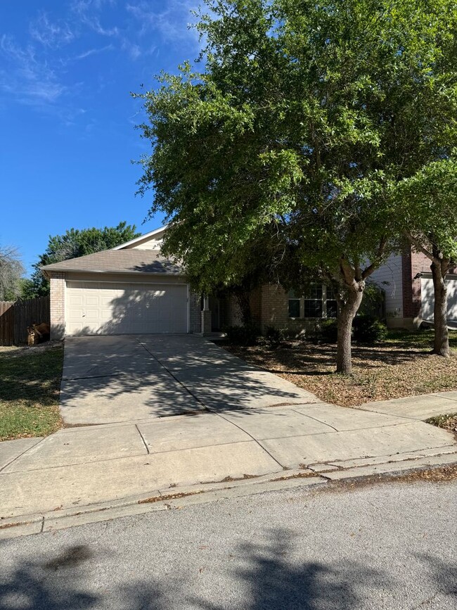 NICE 3 BR IN DESIRED SCHERTZ LOCATED NEAR ... - NICE 3 BR IN DESIRED SCHERTZ LOCATED NEAR ... House