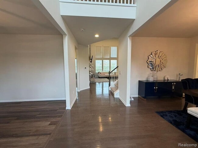 Photo - 5791 Northford