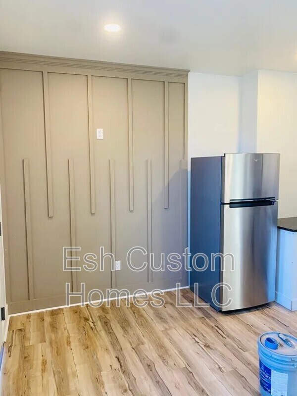 Photo - 11 E Walnut St